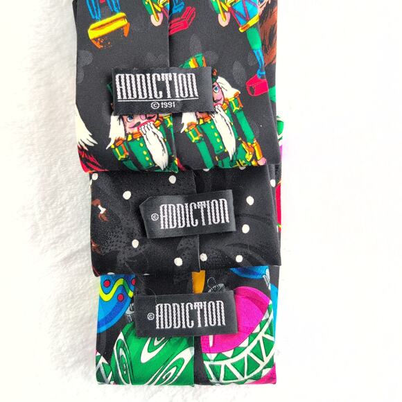 Vintage 90's Addiction Santa Christmas 100% Silk Ties (3)+ (1) Santa Suspenders - Picture 2 of 10